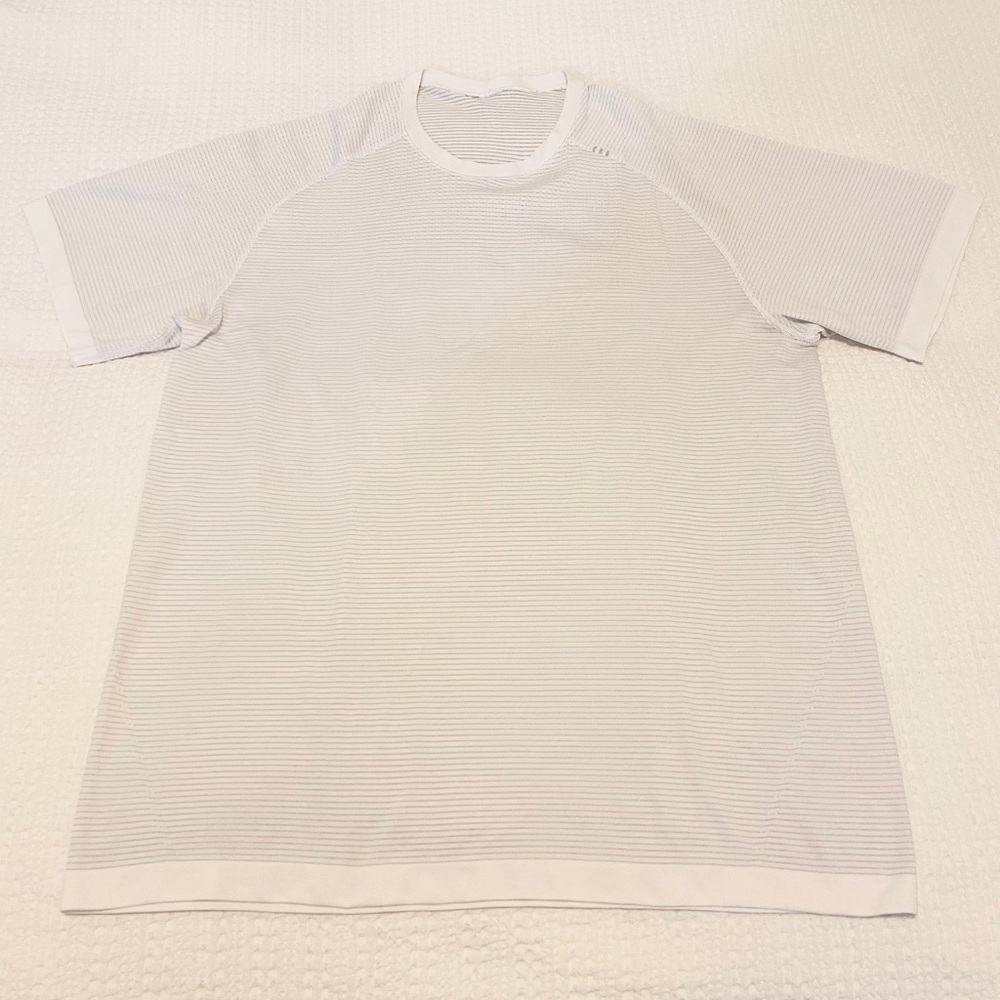 Lululemon Metal Vent Tech Short Sleeve Large
